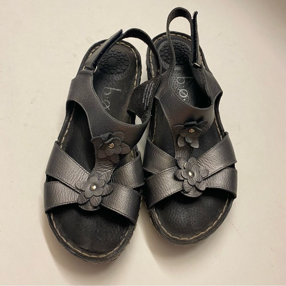 BOC Born Concept Metallic Pewter gray silver Leather Flower comfort Sandals 7